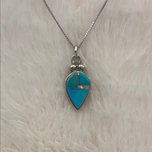 Artisan Jewelry - Vintage 925 Necklace with Genuine Turquoise & Mother of Pearl